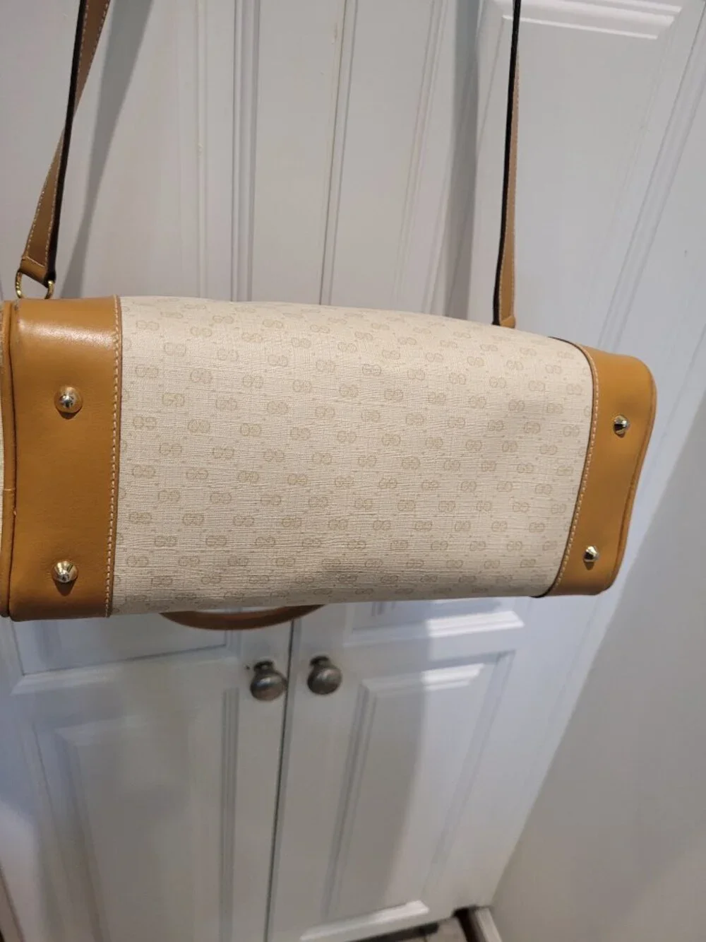 Gucci~Very Rare~White Micro GG 70's~Hard to Find Bag~With Crossbody/Should Strap